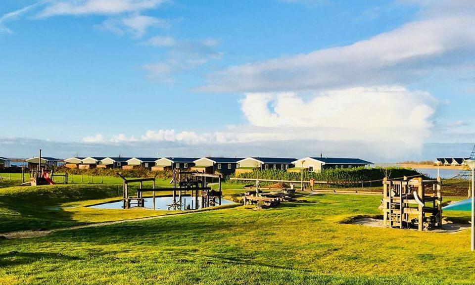 Bj Chalets - Robbengat 85 - Gezellige Chalet Op Vakantiepark Lauwersoog! Vroege Incheck! Met Airco! Екстер'єр фото